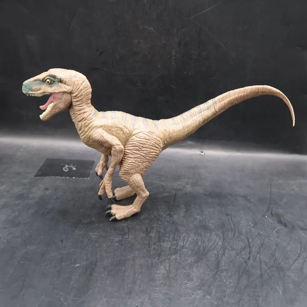 Hasbro Jurassic World Delta Velociraptor Dinosaur Action Figure 2015 Titan